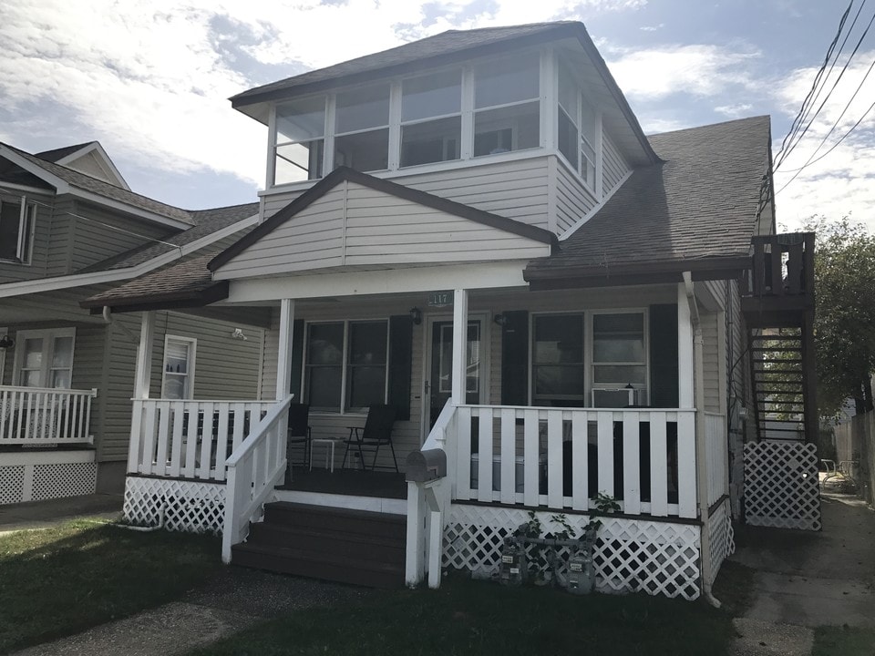 117 18th Ave in Belmar, NJ - Building Photo