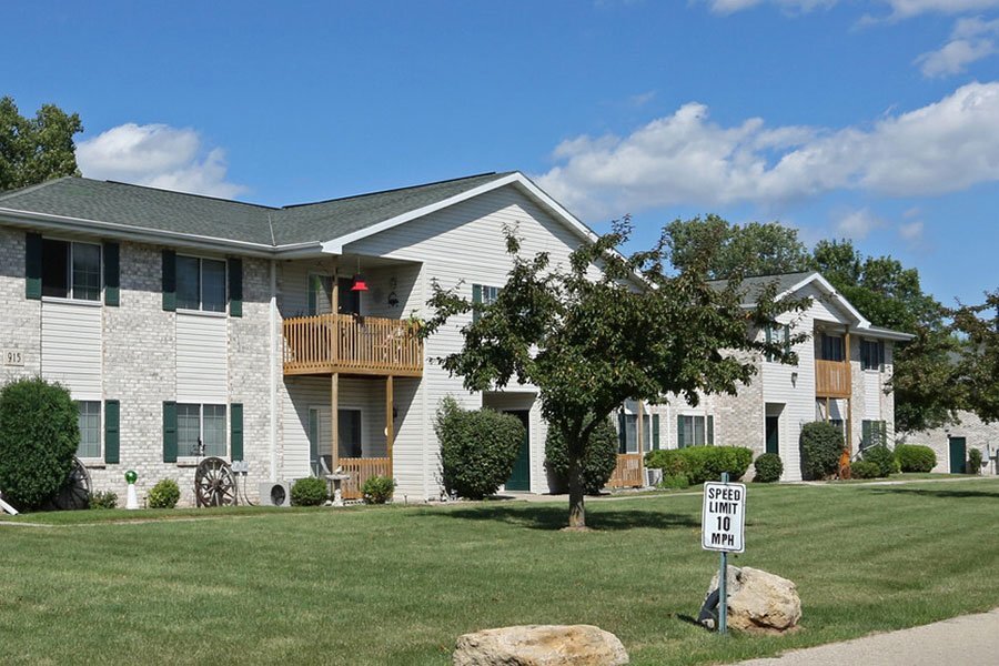 IRISH SPRING in Neenah, WI - Foto de edificio