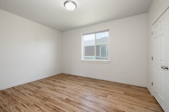 Southwest Patio Home Apartments in Chubbuck, ID - Building Photo - Building Photo