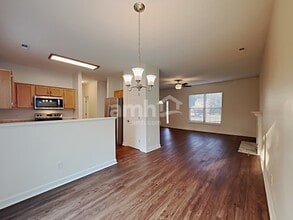 1957 Portway Rd in Spring Hill, TN - Foto de edificio - Building Photo