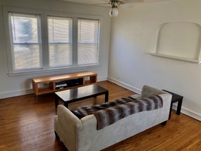5031 N Harding Ave in Chicago, IL - Building Photo - Building Photo