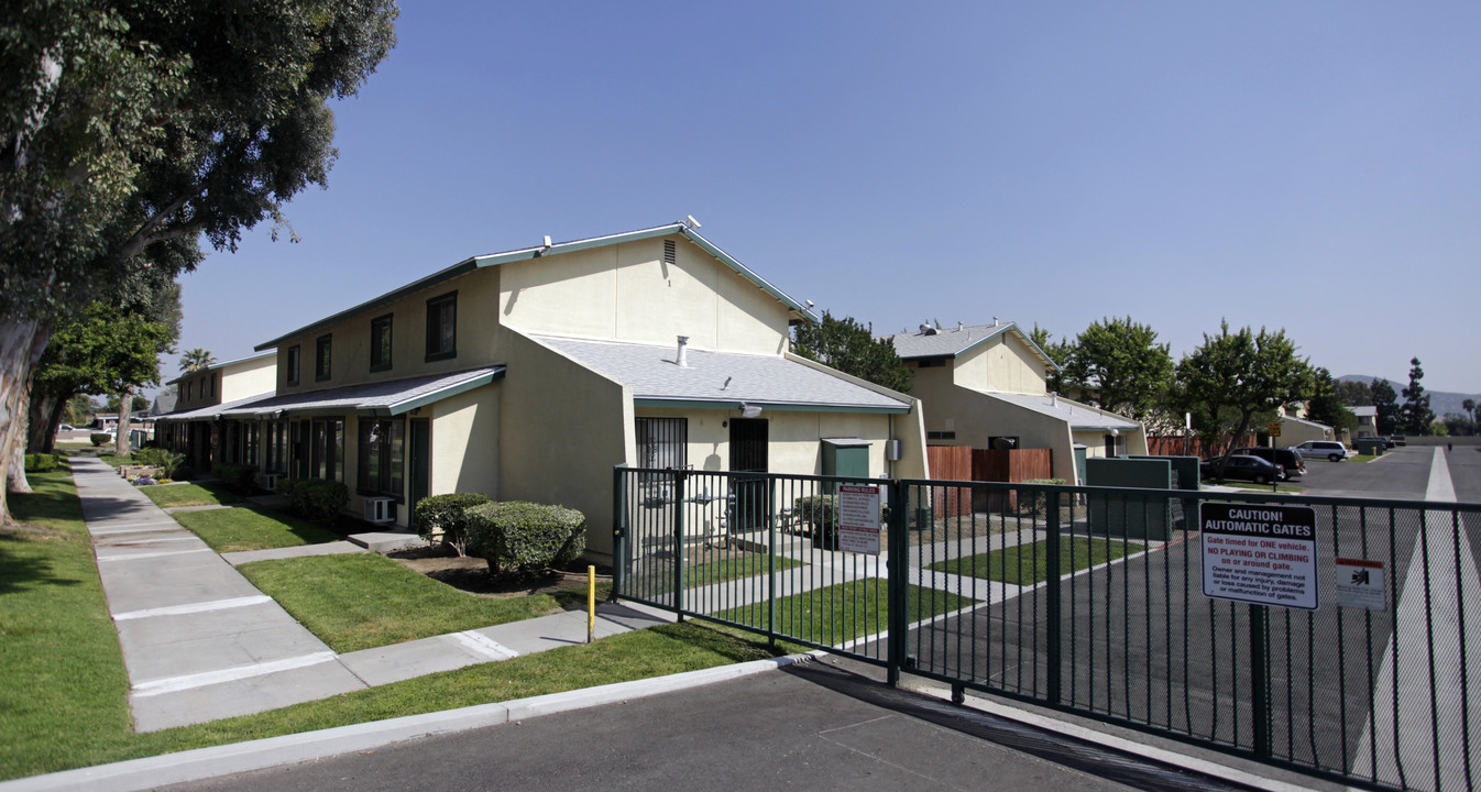 Marygold Garden Apartments in Fontana, CA - Foto de edificio