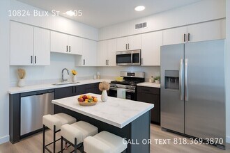 10824 Blix St in Los Angeles, CA - Building Photo - Building Photo