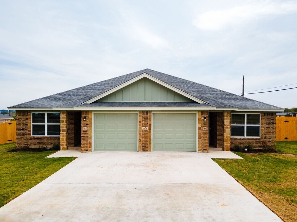 1604 Pima Trail in Harker Heights, TX - Foto de edificio