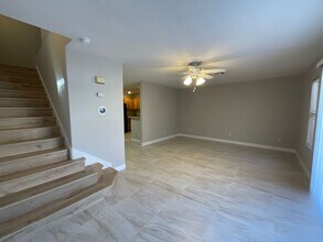 2096 Betty Davis St in Las Vegas, NV - Building Photo - Building Photo