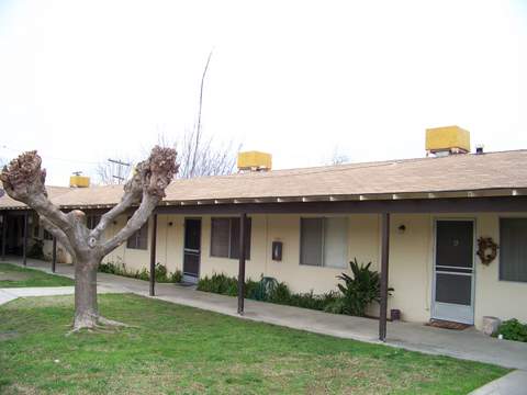 430 E Honolulu St in Lindsay, CA - Building Photo - Building Photo