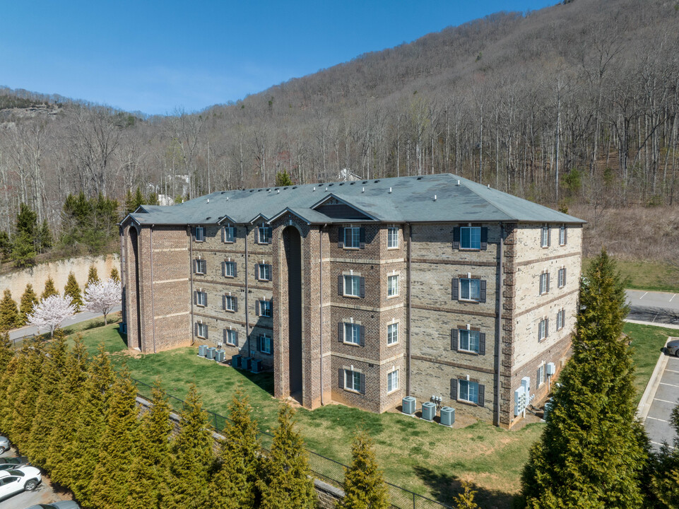 Berrington Village in Asheville, NC - Building Photo