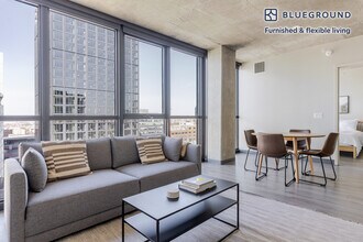 180 N Ada St in Chicago, IL - Building Photo - Building Photo
