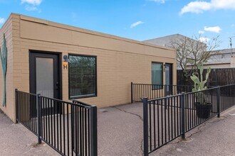 1606 E Catalina Dr in Phoenix, AZ - Foto de edificio - Building Photo