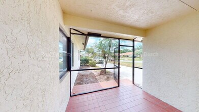 609 White Water Dr in West Palm Beach, FL - Building Photo - Building Photo