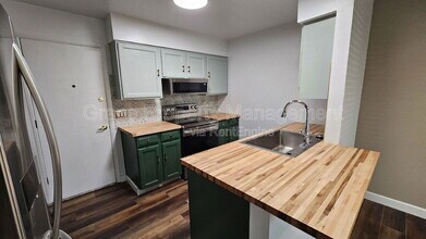 2044 W 101st Ave in Thornton, CO - Building Photo - Building Photo