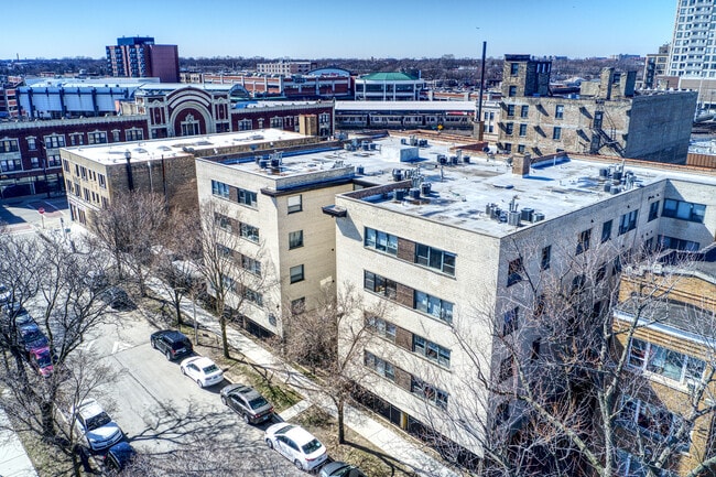 property at 7616 N Marshfield Ave