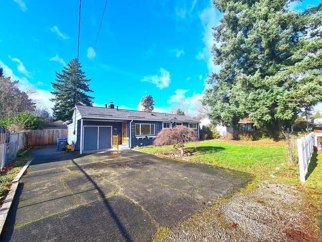 415 NE 128th Ave in Portland, OR - Building Photo - Building Photo