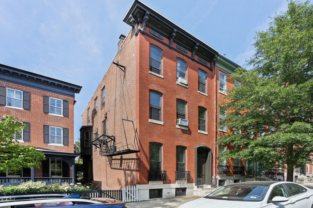 1208 Bolton St in Baltimore, MD - Building Photo