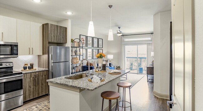 7100 Uvalde Rd in Houston, TX - Foto de edificio - Building Photo