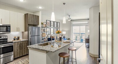 7100 Uvalde Rd in Houston, TX - Building Photo - Building Photo
