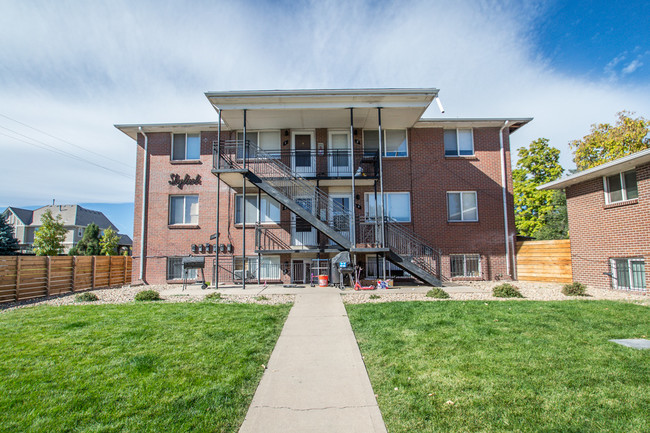 1101 Rosemary Street in Denver, CO - Foto de edificio - Building Photo