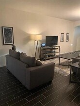 5146 Bay Isle Cir in Clearwater, FL - Foto de edificio - Building Photo