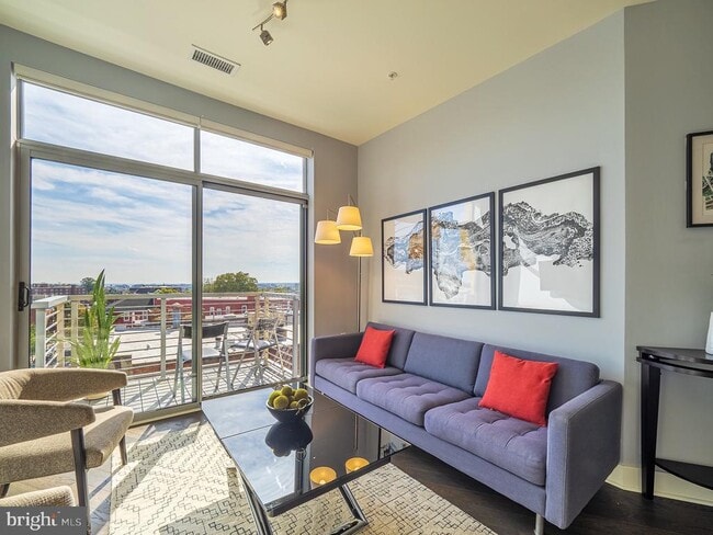 2550 17th St NW in Washington, DC - Building Photo - Building Photo