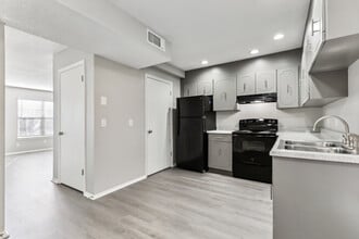 Country Oaks in Hixson, TN - Building Photo - Building Photo