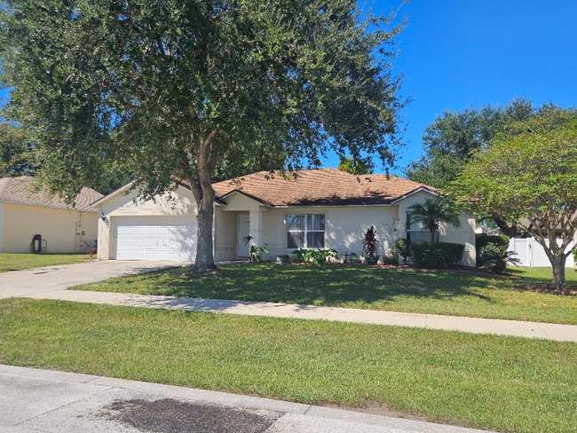 886 Scenic View Cir