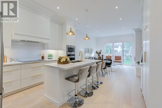 16B Maple Ave N in Mississauga, ON - Building Photo - Building Photo