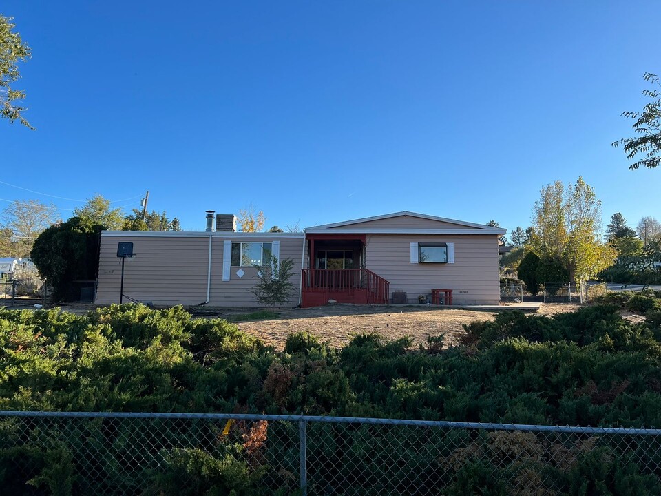 4662 Maynard Wy in Sun Valley, NV - Building Photo