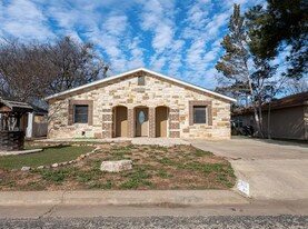 3226 North St, Unit Main House in San Angelo, TX - Building Photo