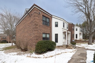 48 Wellington Dr in Farmington, CT - Building Photo - Building Photo