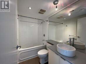233-1233 Robson St in Vancouver, BC - Building Photo - Building Photo