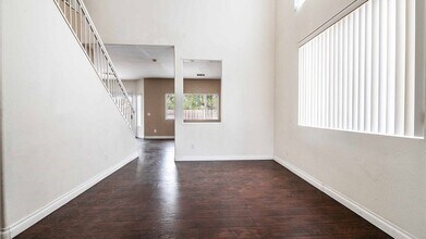 824 Clear Diamond Ave in Las Vegas, NV - Building Photo - Building Photo