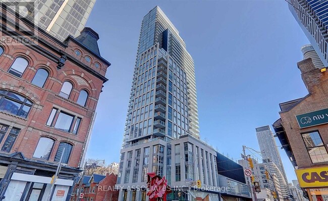 3-303 Gloucester St