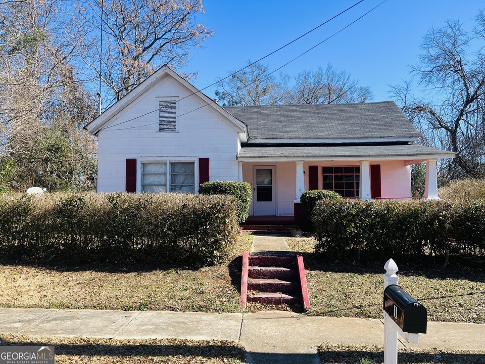 1 Barnard Ave in Lagrange, GA - Building Photo