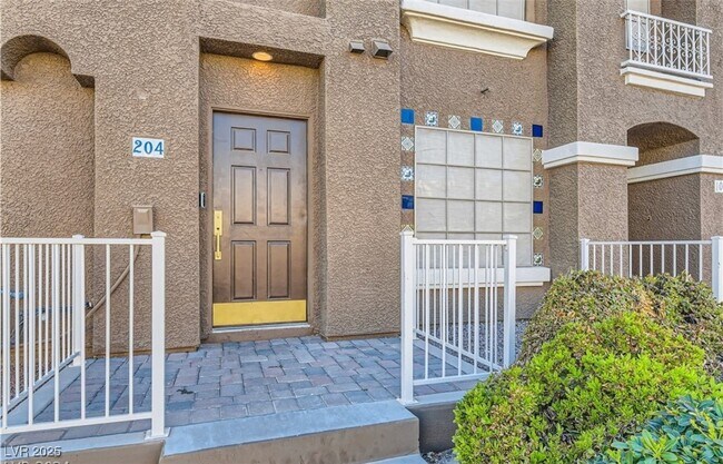 7250 Diamond Canyon Ln in Las Vegas, NV - Building Photo - Building Photo