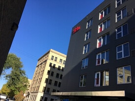 98M in Winnipeg, MB - Building Photo
