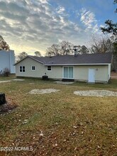 405 Sterling Rd in Jacksonville, NC - Building Photo - Building Photo