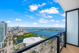 398 NE 5th St in Miami, FL - Building Photo - Building Photo