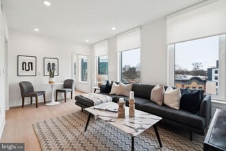 2000 Dreer St in Philadelphia, PA - Building Photo - Building Photo