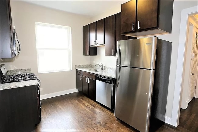 1437 W Carmen Ave, Unit F1