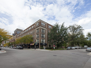 John Evans Buildings in Evanston, IL - Foto de edificio - Building Photo