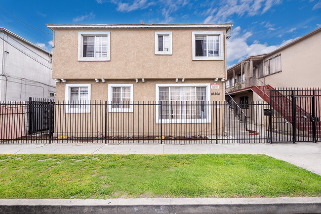 10206 State St in Lynwood, CA - Building Photo - Building Photo