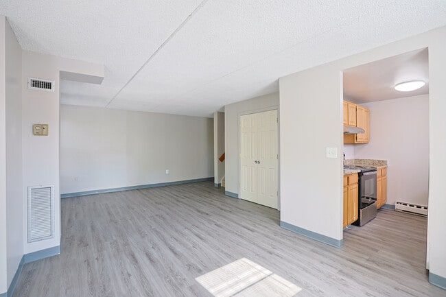 Parmelee Court in Boston, MA - Foto de edificio - Interior Photo
