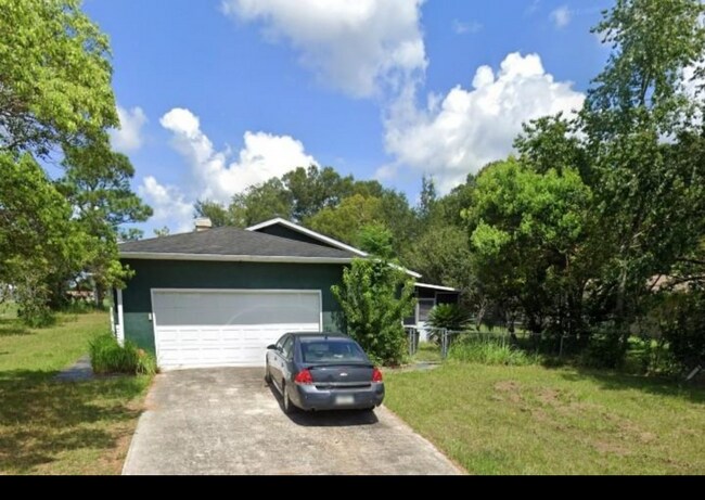 585 Silver Course Cir in Ocala, FL - Foto de edificio - Building Photo