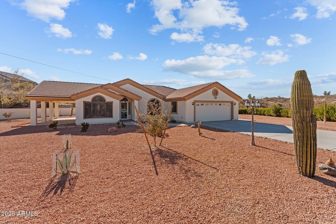 995 Arroyo in Wickenburg, AZ - Building Photo