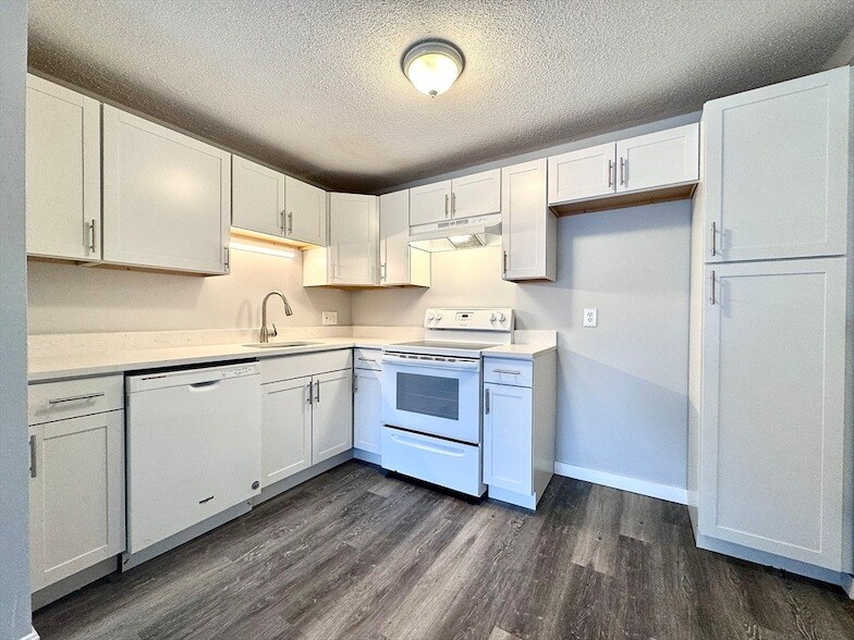 128 North St, Unit 4 in Newton, MA - Building Photo