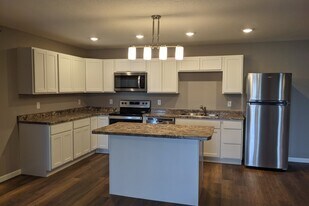 Lakeview Apartments in Albert Lea, MN - Building Photo