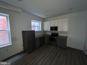 1829 N 33rd St in Philadelphia, PA - Building Photo - Building Photo