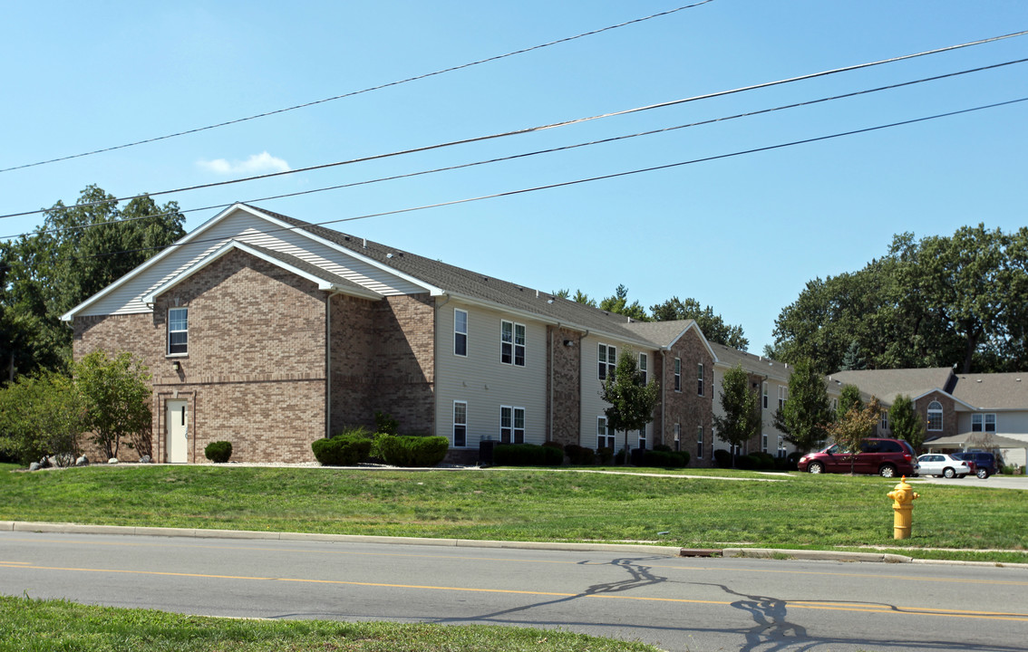 Brooklyn Manor Apartments in Fort Wayne, IN - Building Photo