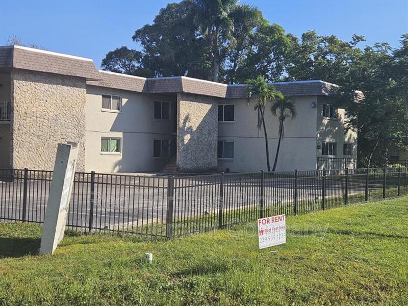 4331 Glenwood Ave in Ft. Myers, FL - Building Photo