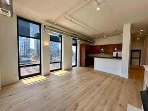 740 W Fulton St in Chicago, IL - Building Photo - Building Photo